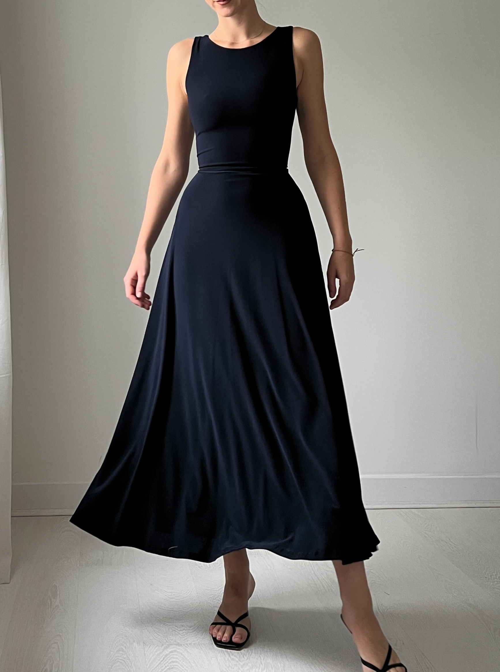 Juni Reversible Maxi Dress – AYM